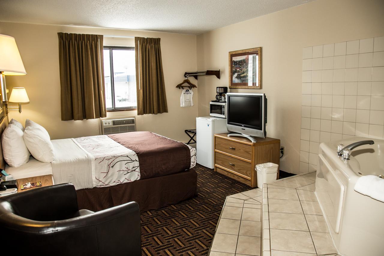 Americas Best Value Inn & Suites Detroit Lakes Eksteriør bilde