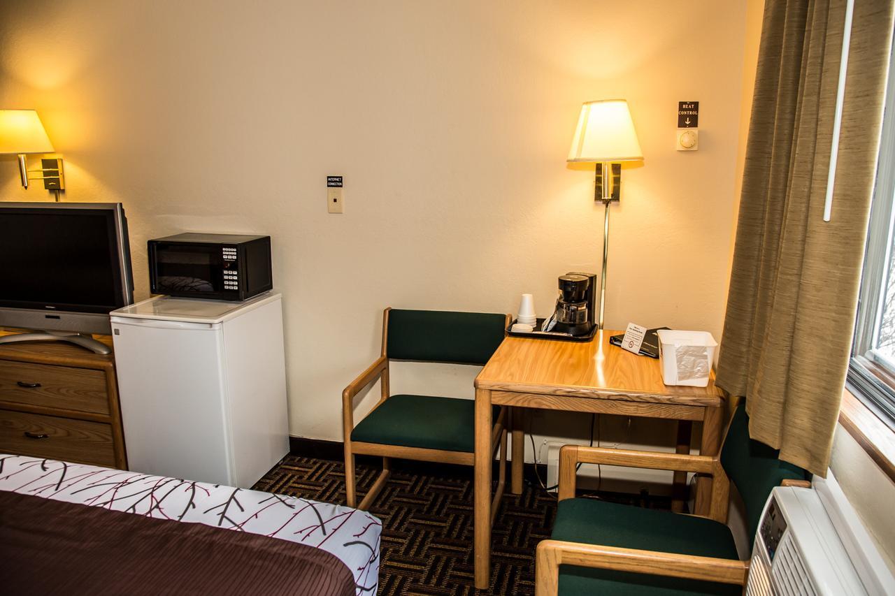 Americas Best Value Inn & Suites Detroit Lakes Eksteriør bilde