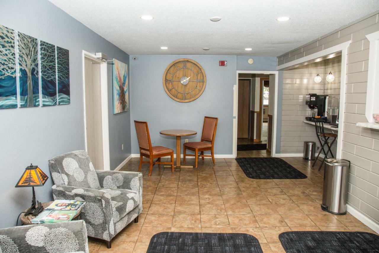 Americas Best Value Inn & Suites Detroit Lakes Eksteriør bilde